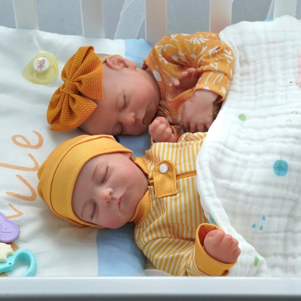 💫 Realistic Newborn Baby Dolls Twins Yellow Soft Vinyl Clothes Toy Gift Kids - Picture 5 of 7